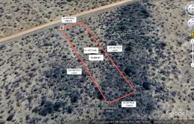 Imagem: O terreno possui 10000m² de Área e está localizado em Carnaíba