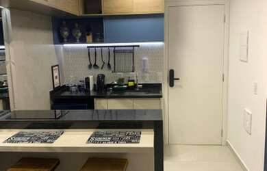 Imagem: O apartamento possui 1 Dormitório, 1 Banheiro, 1 Vaga na garagem