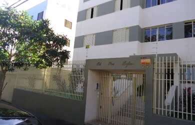 Imagem: O apartamento possui 3 Dormitórios, 1 Banheiro, 1 Vaga na garagem