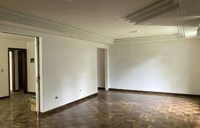 Imagem 9: Casa/Sobrado com 12 salas e 6 banheiros Entre Vila Izabel, Água Verde...