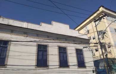 Imagem: A casa possui 2 Dormitórios, 2 Banheiros, 1 Vaga na garagem