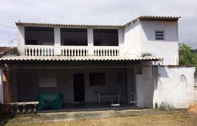 Imagem: A casa possui 5 Dormitórios, 2 Banheiros, 70m² de Área e