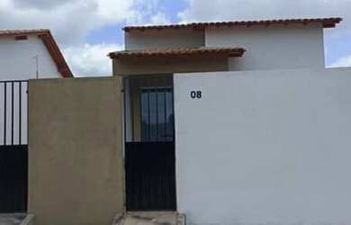 Imagem: A casa possui 2 Dormitórios, 1 Banheiro, 1 Vaga na garagem