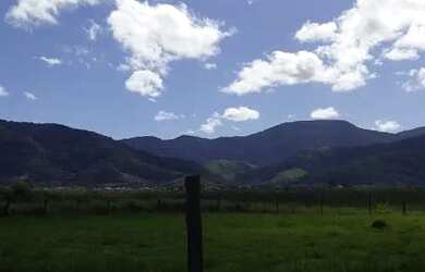 Imagem: O terreno possui 1.260m² de Área e está localizado em Jaconé