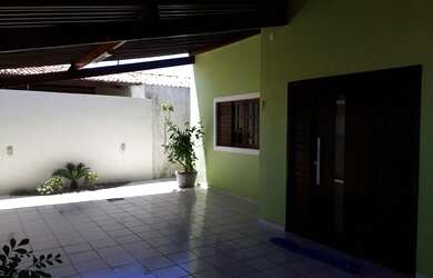 Imagem: A casa em condomínio possui 3 Dormitórios, 3 Banheiros, 2