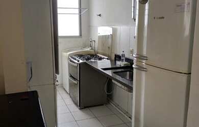 Imagem: O apartamento possui 2 Dormitórios, 1 Banheiro, 1 Vaga na garagem