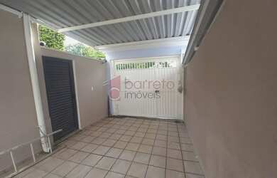 Imagem: A casa possui 1 Dormitório, 1 Banheiro, 2 Vagas na garagem