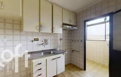 Imagem: O apartamento possui 1 Dormitório, 1 Banheiro, 1 Vaga na garagem