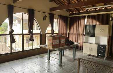 Imagem: A casa possui 3 Dormitórios, 3 Banheiros, 3 Vagas na garagem