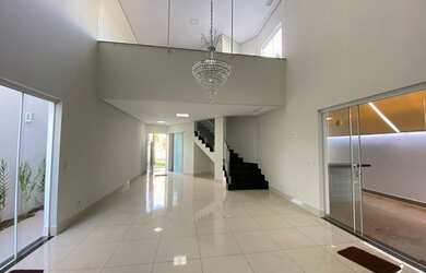 Imagem: A casa em condomínio possui 3 Dormitórios, 5 Banheiros, 285m²