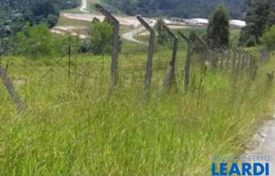 Imagem: O terreno possui 7.743m² de Área e está localizado em Tamboré