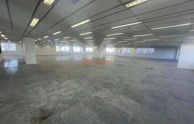 Imagem: O depósito possui 5 Vagas na garagem, 2.048m² de Área e