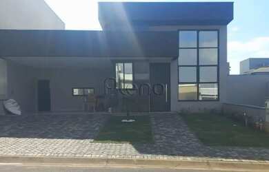 Imagem: A casa em condomínio possui 3 Dormitórios, 2 Banheiros, 4