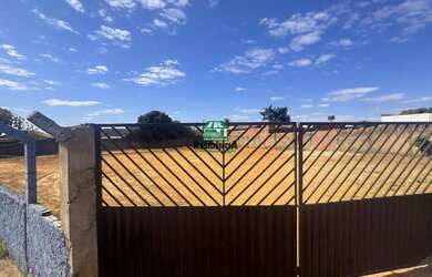 Imagem: O terreno possui 990m² de Área e está localizado em Conjunto