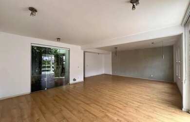 Imagem 10: JO646A - Excelente casa com 3 quartos (reversível para 4) com 244 m² em São Francisco - Ni