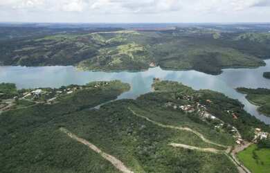 Imagem: O terreno possui 1.000m² de Área e está localizado em Asa
