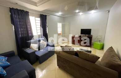 Imagem 6: Casa Residencial ou Comercial disponível para locação e venda no bairro...