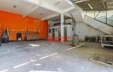 Imagem: O depósito possui 5 Vagas na garagem e 169m² de Área e está