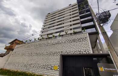 Imagem: O apartamento possui 3 Dormitórios, 1 Banheiro, 2 Vagas na