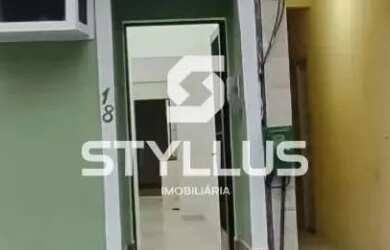 Imagem: A casa possui 3 Dormitórios, 1 Banheiro, 2 Vagas na garagem