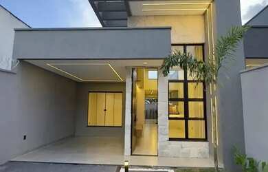 Imagem: A casa possui 3 Dormitórios, 3 Banheiros, 2 Vagas na garagem