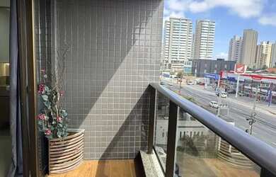 Imagem: O apartamento possui 1 Dormitório, 1 Banheiro, 1 Vaga na garagem