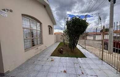 Imagem: A casa possui 2 Dormitórios, 1 Banheiro, 4 Vagas na garagem