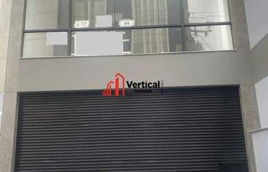 Imagem: O depósito possui 3 Vagas na garagem, 200m² de Área e Imóvel