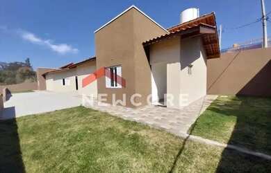 Imagem: A casa em condomínio possui 2 Dormitórios, 2 Banheiros, 2