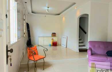 Imagem: A casa em condomínio possui 3 Dormitórios, 4 Banheiros, 3