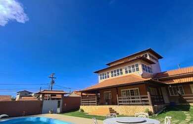 Imagem: A casa possui 4 Dormitórios, 5 Banheiros, 1.350m² de Área