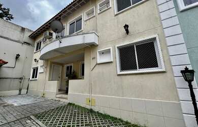 Imagem: A casa em condomínio possui 3 Dormitórios, 3 Banheiros, 1