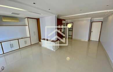 Imagem 7: Andar Alto, Nascente, Porcelanato e 2 vagas de garagem paralelas