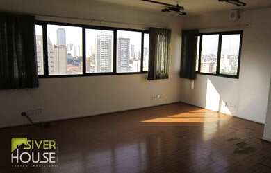 Imagem: O depósito possui 1 Vaga na garagem, 34m² de Área e está