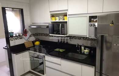 Imagem: O apartamento possui 3 Dormitórios, 1 Banheiro, 1 Vaga na garagem