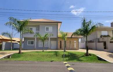 Imagem: A casa para alugar possui 4 Dormitórios, 5 Banheiros, 2 Vagas