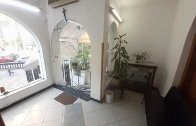 Imagem: O depósito possui 5 Vagas na garagem e 315m² de Área e está