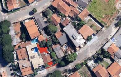 Imagem: O terreno possui 377m² de Área e está localizado em Parque