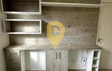 Imagem: O apartamento possui 2 Dormitórios, 1 Banheiro, 1 Vaga na garagem