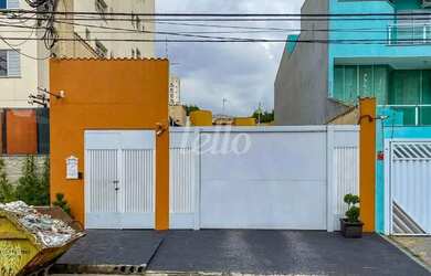 Imagem: A casa em condomínio possui 2 Dormitórios, 2 Banheiros, 3