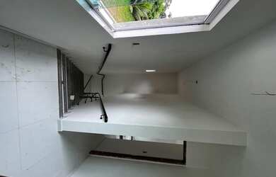 Imagem: A casa possui 2 Dormitórios, 3 Banheiros, 1 Vaga na garagem