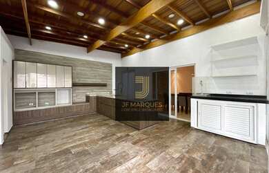 Imagem: A casa em condomínio possui 5 Dormitórios, 4 Banheiros, 4