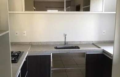 Imagem: O apartamento possui 3 Dormitórios, 1 Banheiro, 2 Vagas na