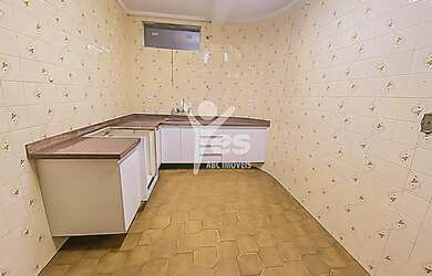 Imagem: A casa possui 3 Dormitórios, 3 Banheiros, 3 Vagas na garagem