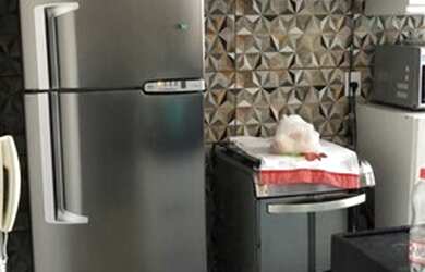 Imagem: O apartamento possui 2 Dormitórios, 1 Banheiro, 1 Vaga na garagem