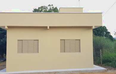 Imagem: A casa possui 2 Dormitórios, 1 Banheiro, 2 Vagas na garagem