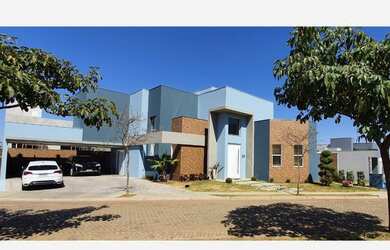 Imagem: A casa em condomínio possui 3 Dormitórios, 3 Banheiros, 5