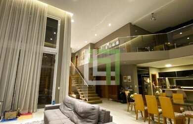 Imagem: A casa em condomínio possui 4 Dormitórios, 5 Banheiros, 3