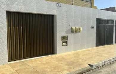 Imagem: A casa possui 5 Dormitórios, 4 Banheiros, 1 Vaga na garagem