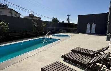 Imagem: O apartamento possui 2 Dormitórios, 1 Banheiro, 1 Vaga na garagem